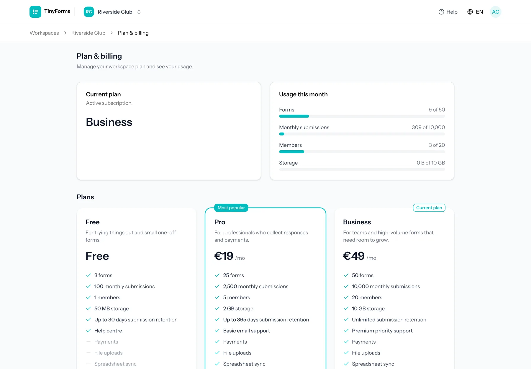 The plan and billing screen, with the current plan, this month's usage and the three plans side by side.